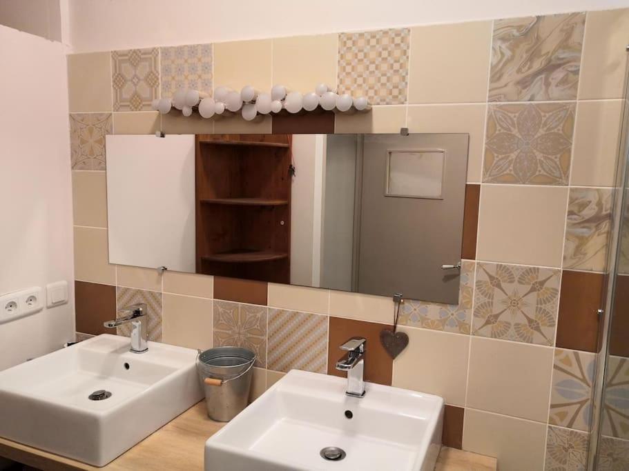 Maison Avec Piscine Dans Village Provencal. Courthezon Bagian luar foto