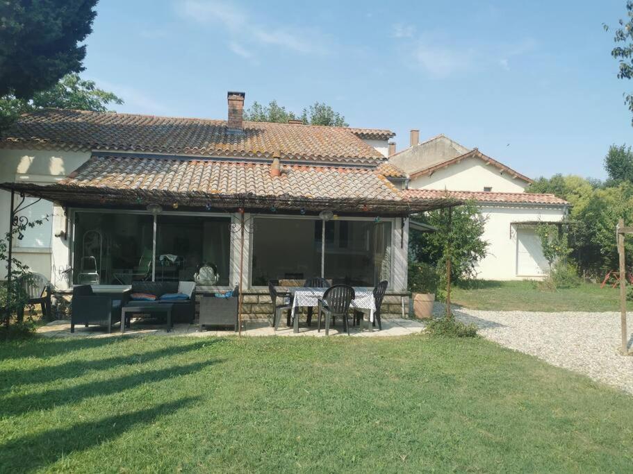 Maison Avec Piscine Dans Village Provencal. Courthezon Bagian luar foto