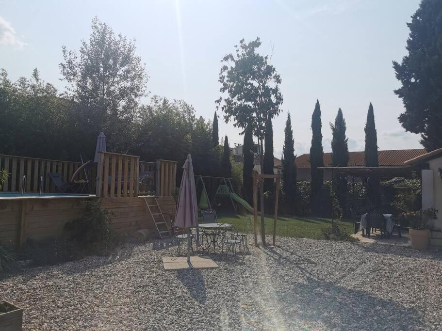 Maison Avec Piscine Dans Village Provencal. Courthezon Bagian luar foto