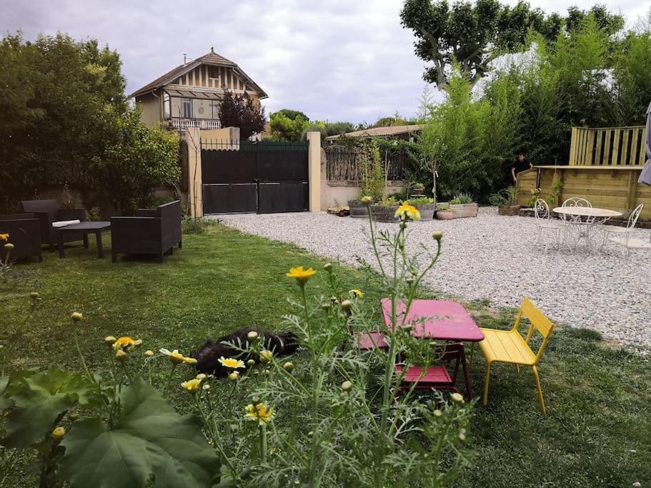 Maison Avec Piscine Dans Village Provencal. Courthezon Bagian luar foto