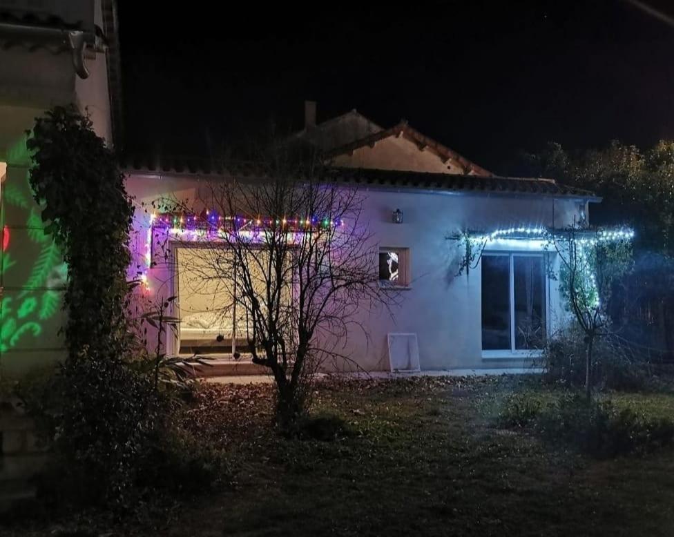 Maison Avec Piscine Dans Village Provencal. Courthezon Bagian luar foto